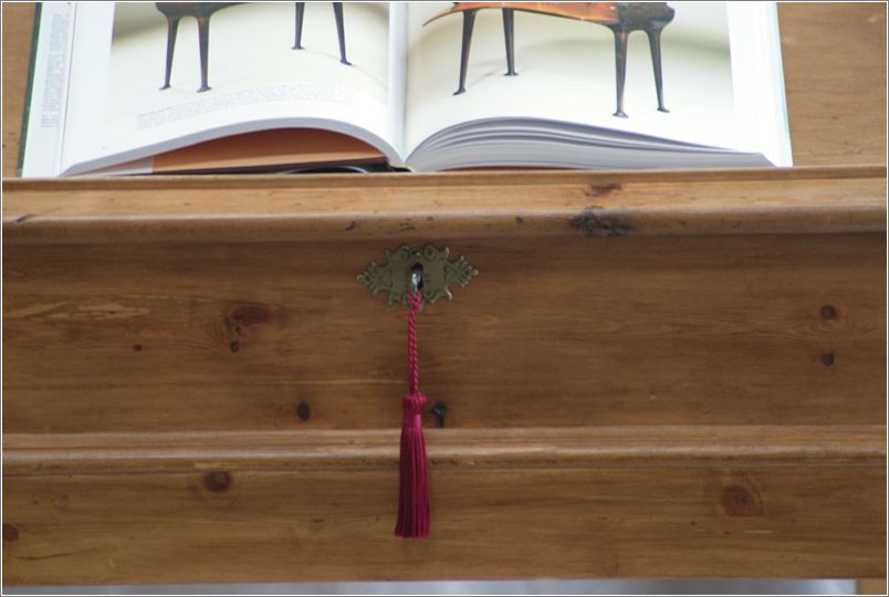 4023 Antique Victorian Pine Clerks Desk on Stand (4)